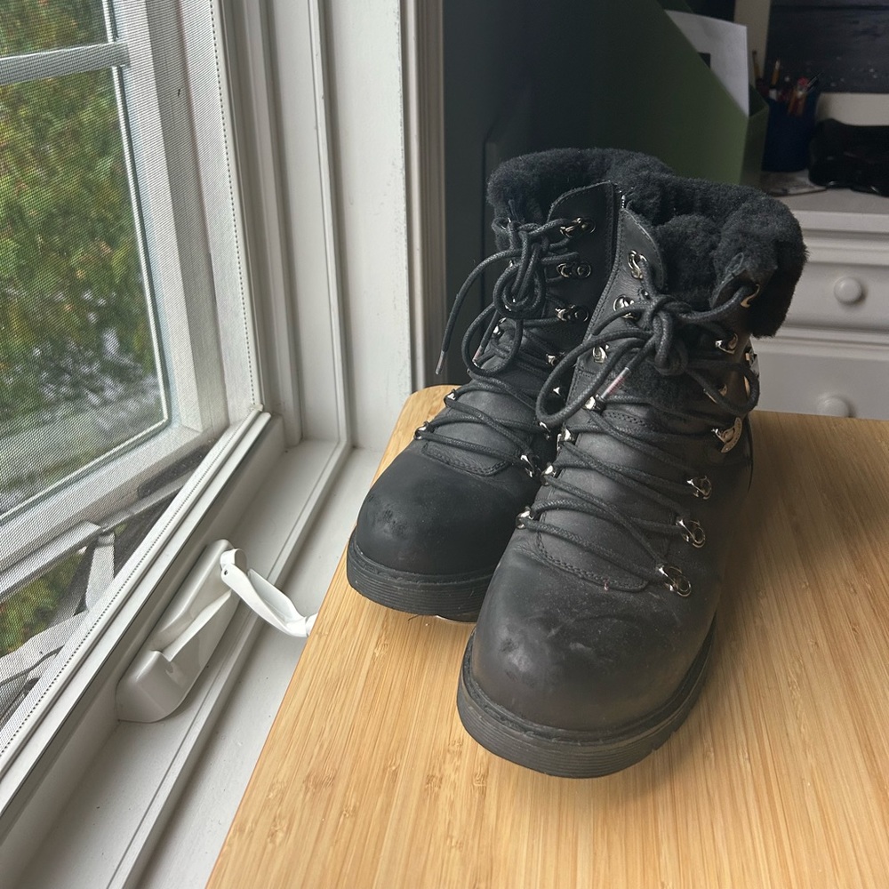 Royal Canada shearling leather winter boots - like new